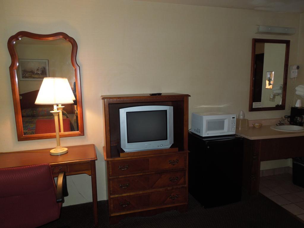 Knights Inn Endwell Exterior foto
