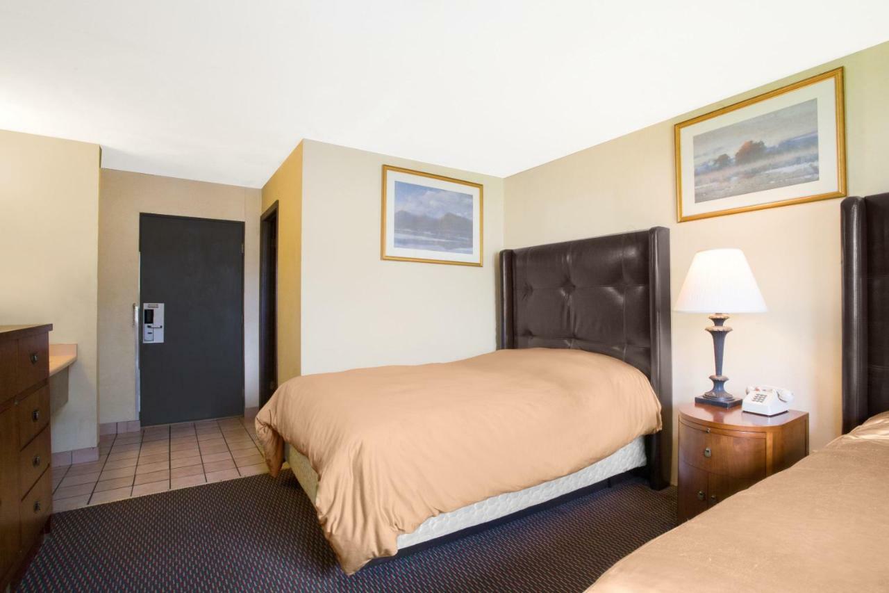 Knights Inn Endwell Exterior foto